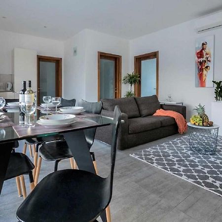 Stunning Penthouse Roof Terrace & Communal Swimming Pool St. Paul's Bay Exterior photo